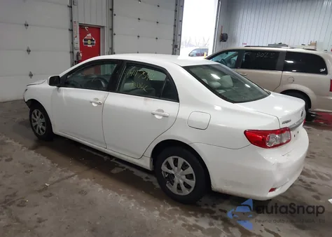 2011 Toyota Corolla Le z USA, uszkodzony, nr VIN JTDBU4EE4BJ098665
